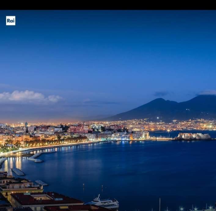 Villa Centro Storico Casa Elegante Per Famiglia à Naples Extérieur photo
